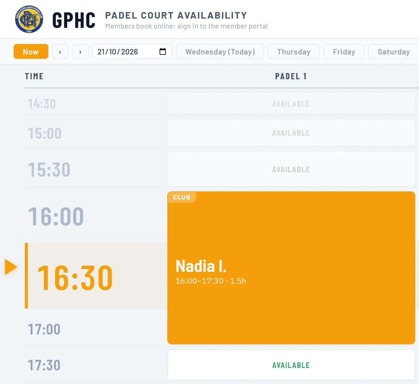 Padel court availability on the clubhouse TV at 4:40pm: the 4:30 row lit, Nadia I. on Padel 1 from 16:00 to 17:30, and Padel 1 AVAILABLE again at 17:30
